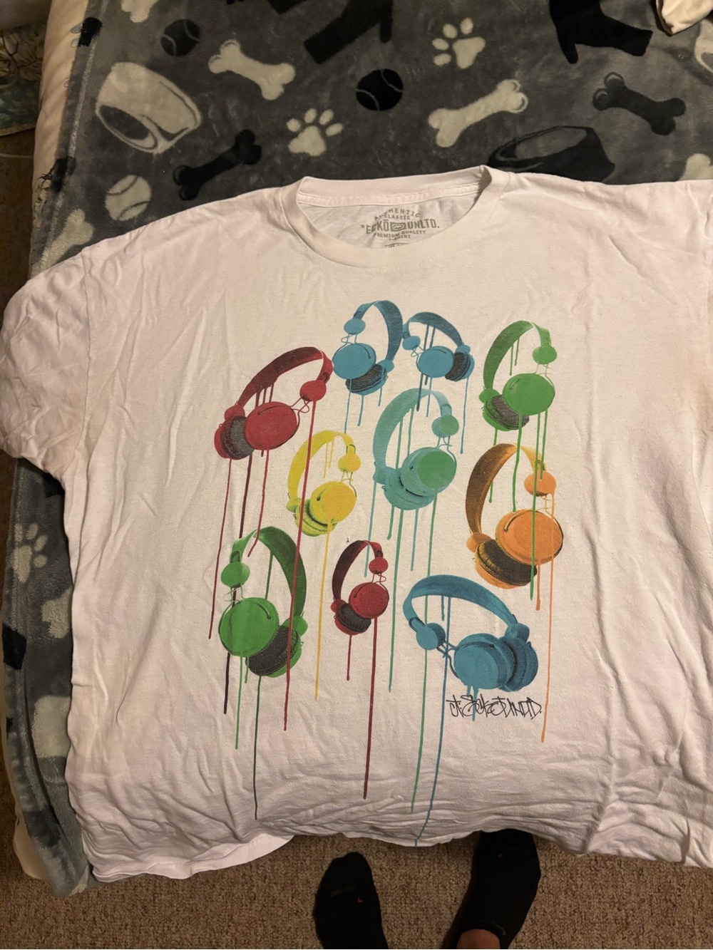 Ecko Unltd White Tee with Multicolor Headphone Graphic
